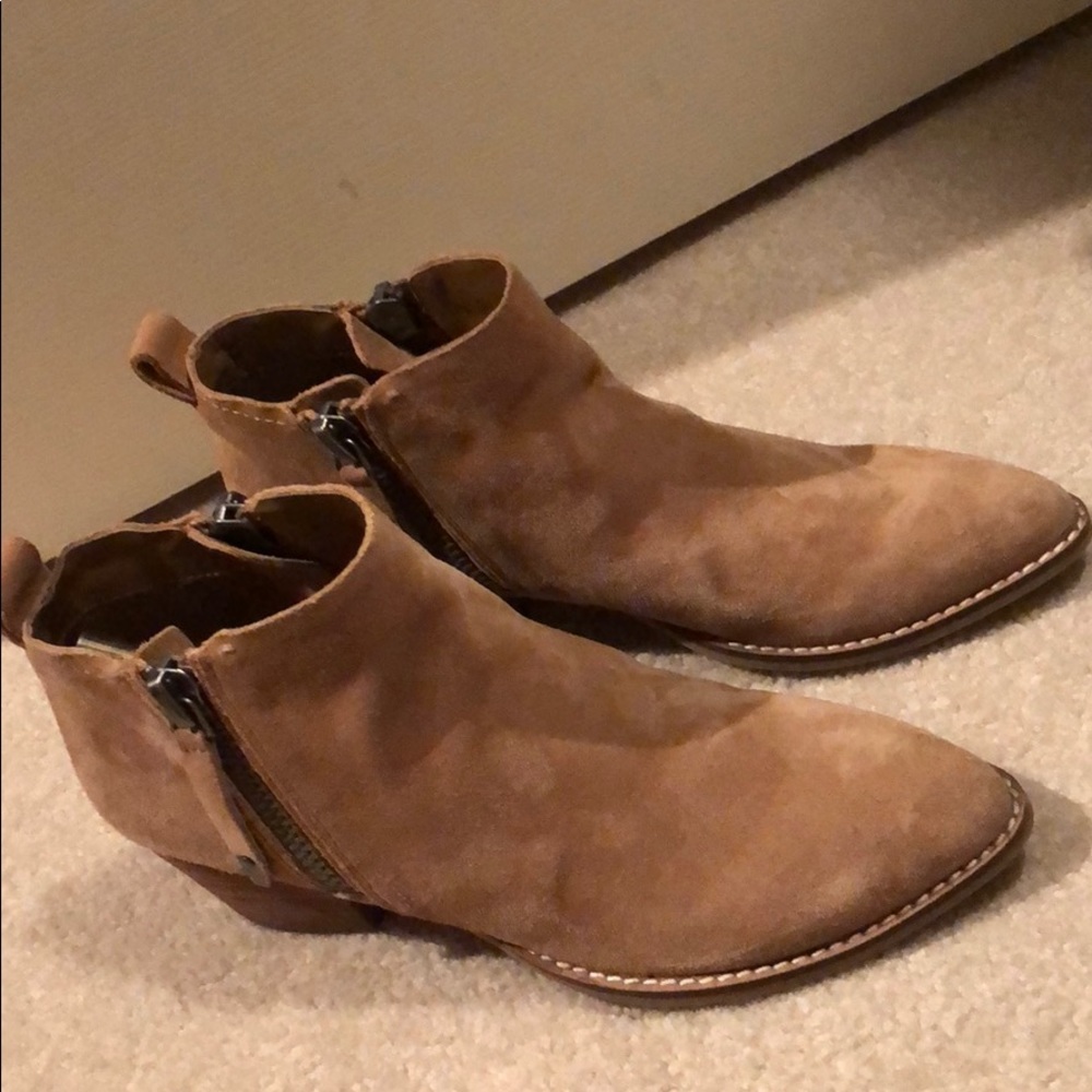 Dolce vita booties